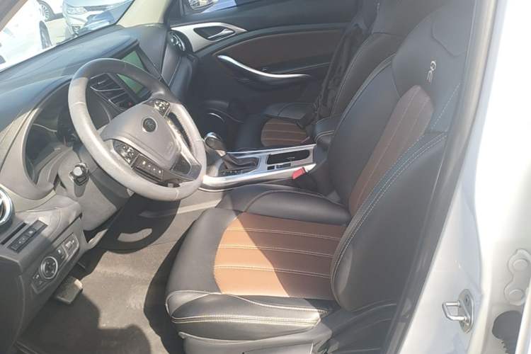 Used BYD Song 2016 GaiShi Edition 1.5TID Automatic Elite Model Left Front Seat