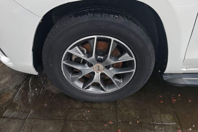 Used BYD Song 2016 1.5TI Manual Luxury Model Left Front Wheel Hub