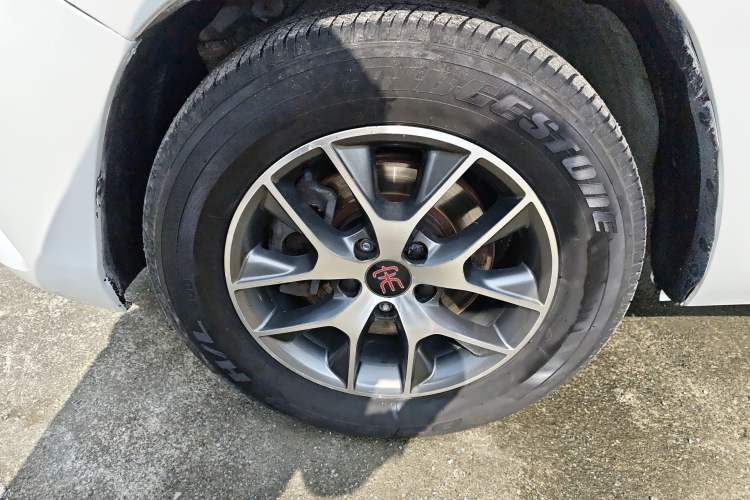 Used BYD Song 2016 GaiShi Edition 1.5TI Manual Elite Model Left Front Wheel Hub