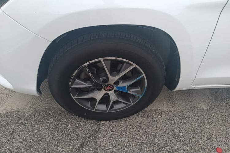 Used BYD Song 2016 GaiShi Edition 1.5TI Manual Elite Model Left Front Wheel Hub