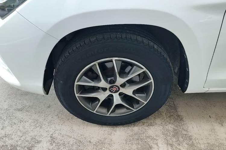 Used BYD Song 2016 GaiShi Edition 1.5TI Manual Elite Model Left Front Wheel Hub
