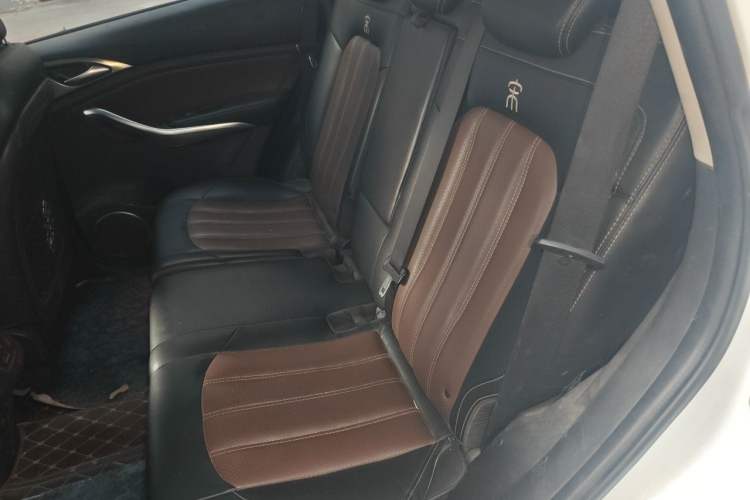 Used BYD Song 2016 GaiShi Edition 1.5TI Manual Elite Model Left Rear Seat