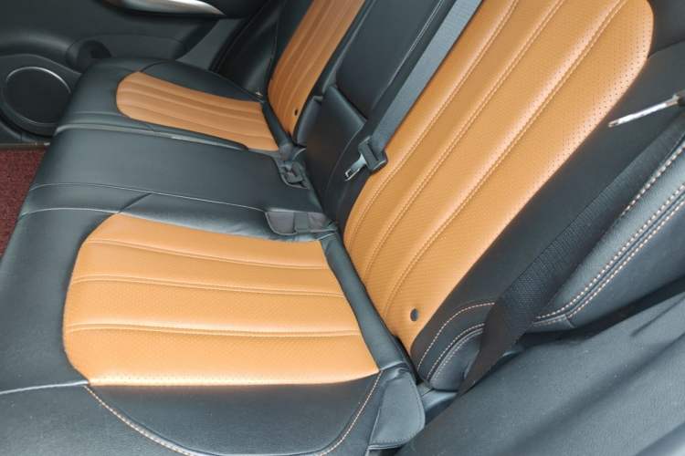 Used BYD Song 2016 2.0TID Automatic Prestige Edition Left Rear Seat