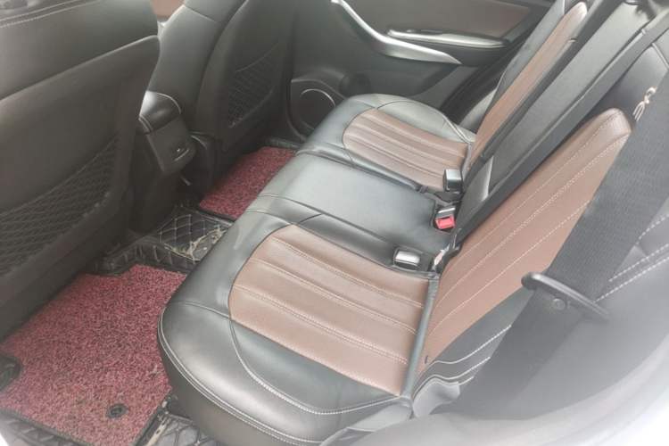 Used BYD Song 2016 GaiShi Edition 1.5TID Automatic Elite Model Left Rear Seat
