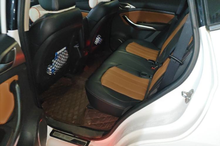 Used BYD Song 2016 2.0TID Automatic Prestige Edition Left Rear Seat