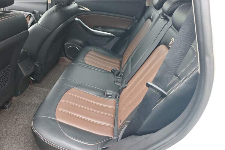 Used BYD Song 2016 GaiShi Edition 1.5TI Manual Elite Model Left Rear Seat