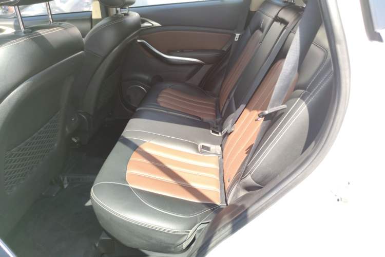 Used BYD Song 2016 GaiShi Edition 1.5TI Manual Elite Model Left Rear Seat