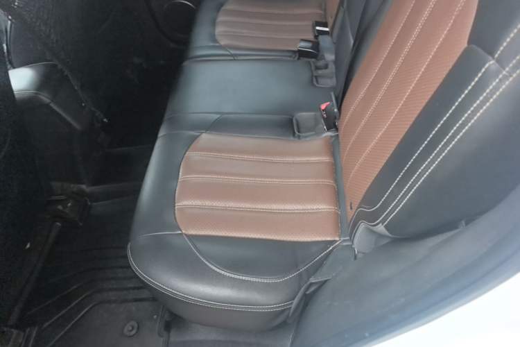 Used BYD Song 2016 GaiShi Edition 1.5TID Automatic Elite Model Left Rear Seat