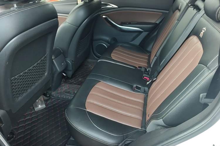 Used BYD Song 2016 GaiShi Edition 1.5TI Manual Elite Model Left Rear Seat