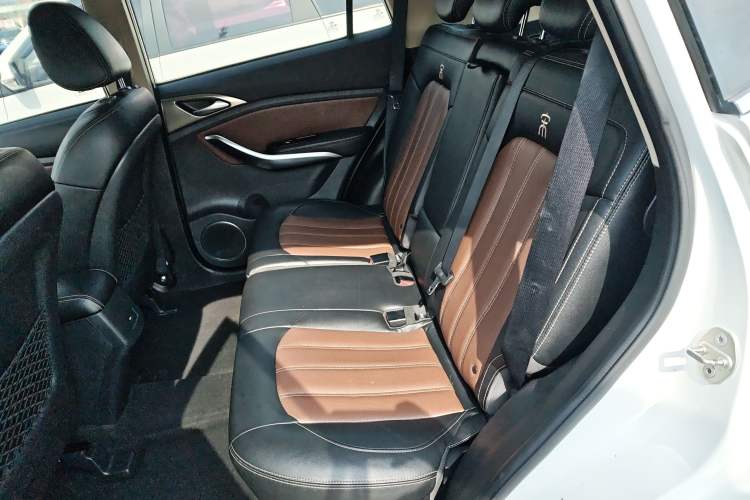 Used BYD Song 2016 GaiShi Edition 1.5TI Manual Elite Model Left Rear Seat