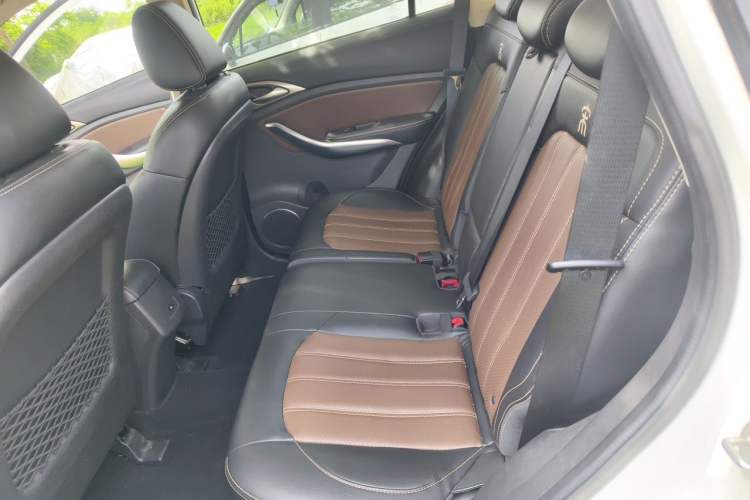 Used BYD Song 2016 Gaishi Edition 1.5TID Automatic Luxury Model Left Rear Seat