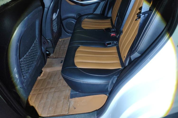 Used BYD Song 2016 Gaishi Edition 1.5TID Automatic Luxury Model Left Rear Seat