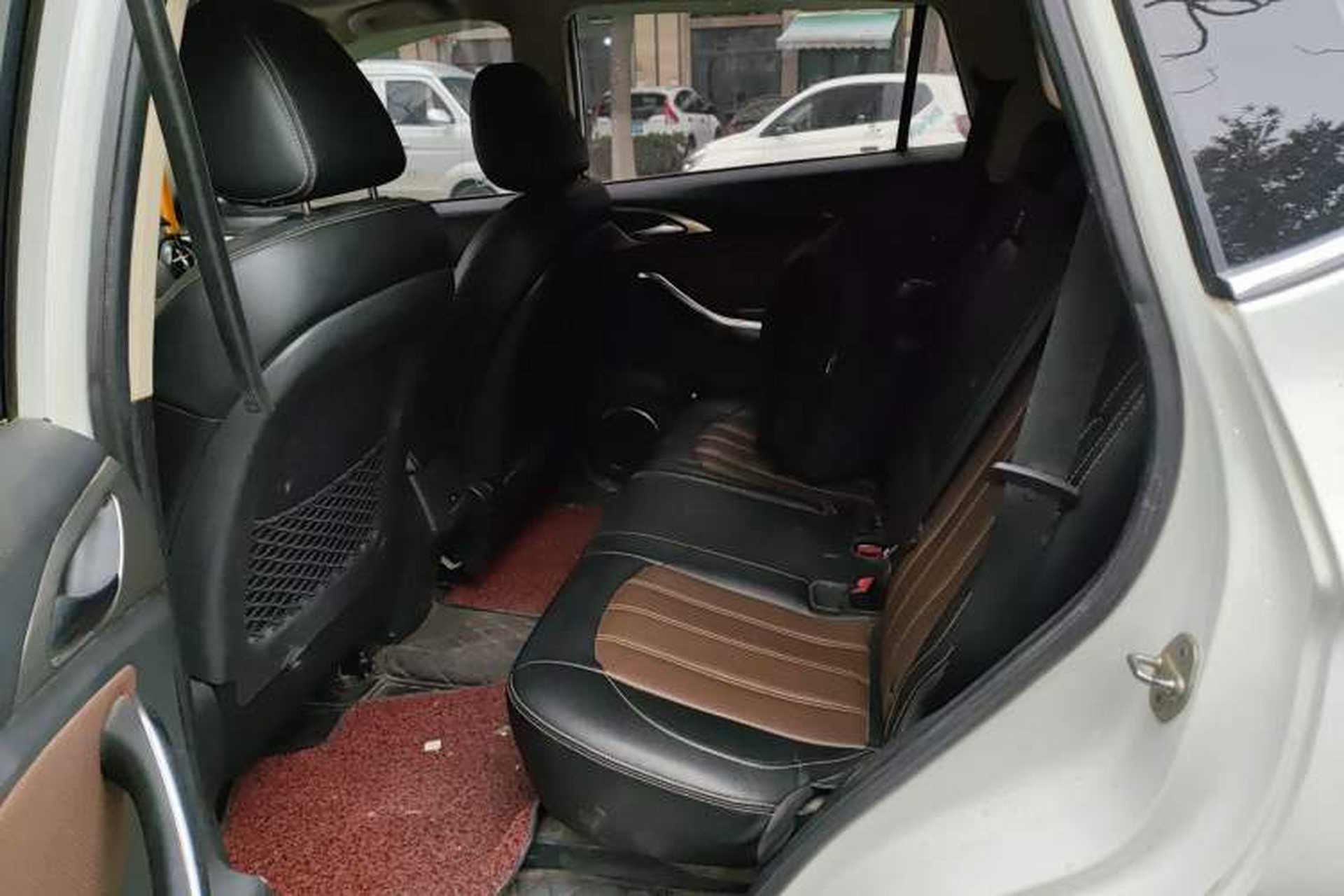 Used BYD Song 2016 GaiShi Edition 1.5TID Automatic Elite Model Left Rear Seat