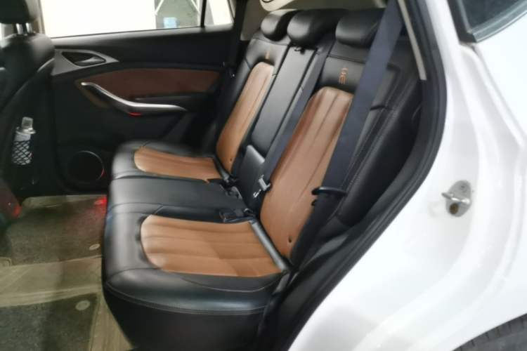 Used BYD Song 2016 GaiShi Edition 1.5TID Automatic Elite Model Left Rear Seat