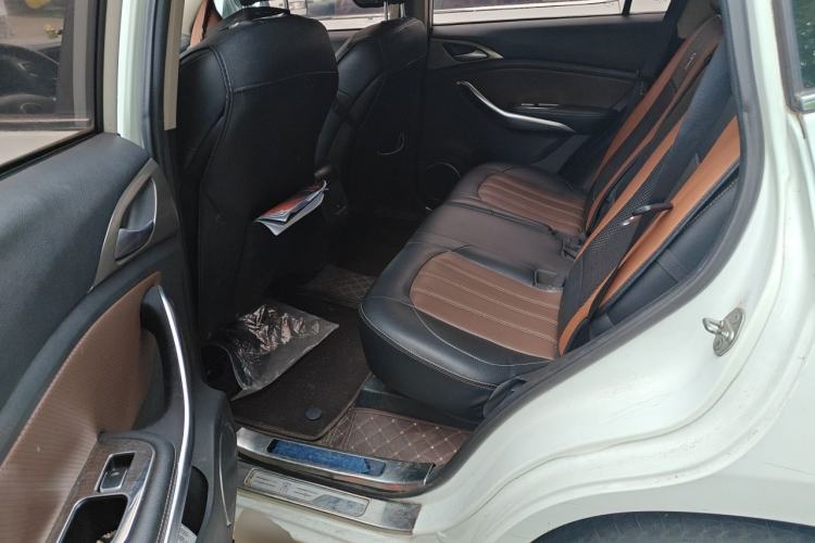 Used BYD Song 2016 GaiShi Edition 1.5TI Manual Elite Model Left Rear Seat