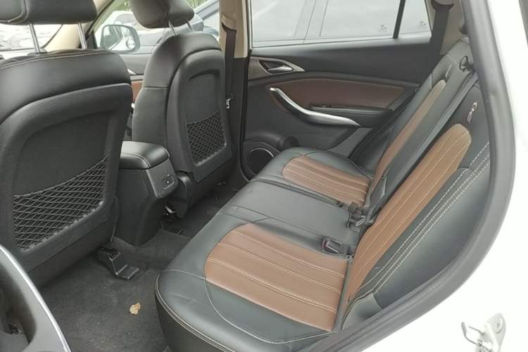 Used BYD Song 2016 GaiShi Edition 1.5TI Manual Elite Model Left Rear Seat