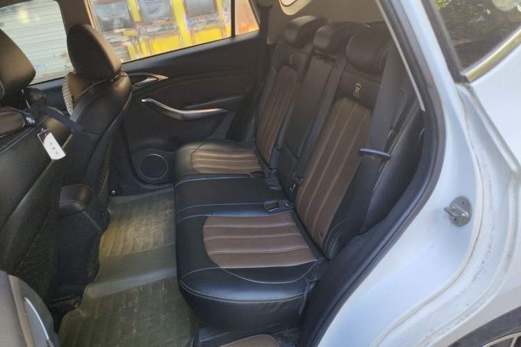 Used BYD Song 2016 GaiShi Edition 1.5TI Manual Elite Model Left Rear Seat