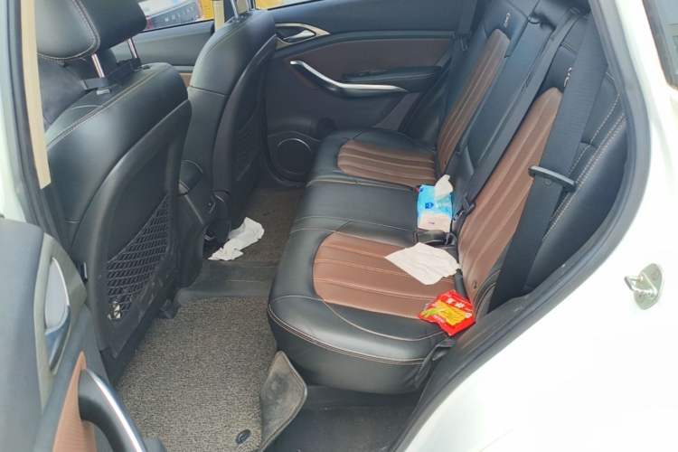 Used BYD Song 2016 Gaishi Edition 1.5TI Manual Haoya Model Left Rear Seat