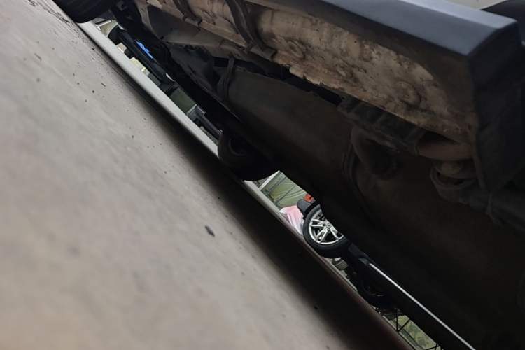 Used BYD Song 2016 GaiShi Edition 1.5TI Manual Elite Model Left Side Sill