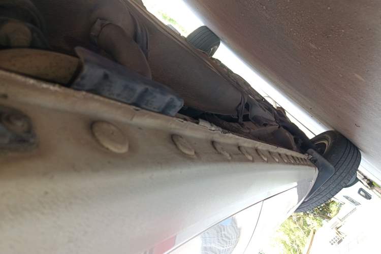 Used BYD Song 2016 GaiShi Edition 1.5TI Manual Elite Model Left Side Sill