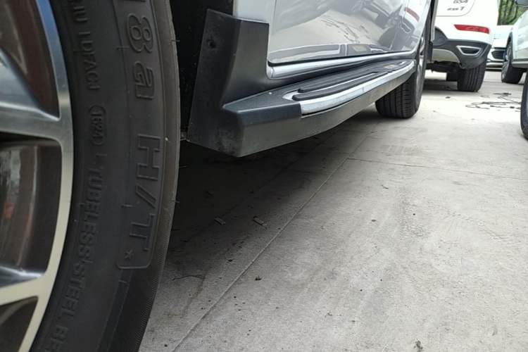 Used BYD Song 2016 GaiShi Edition 1.5TI Manual Elite Model Left Side Sill