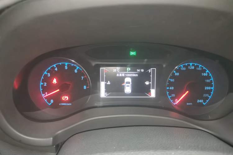 Used BYD Song 2016 GaiShi Edition 1.5TID Automatic Elite Model Odometer Close Up