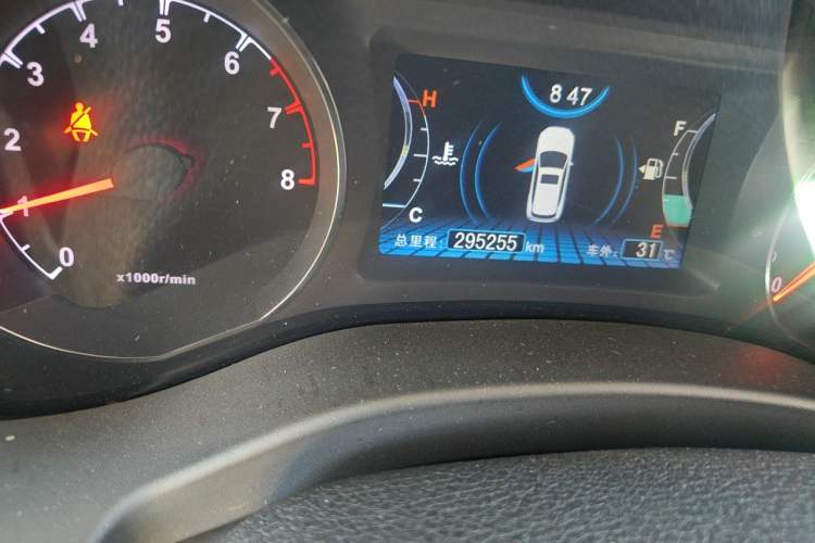 Used BYD Song 2016 1.5TI Manual Luxury Model Odometer Close Up