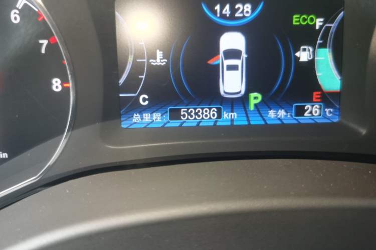Used BYD Song 2016 2.0TID Automatic Luxury Edition Odometer Close Up