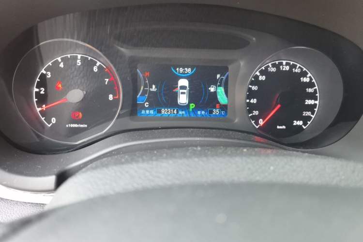Used BYD Song 2016 2.0TID Automatic Flagship Edition Odometer Close Up