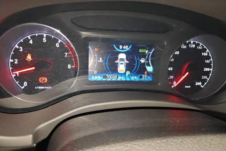 Used BYD Song 2016 2.0TID Automatic Prestige Edition Odometer Close Up