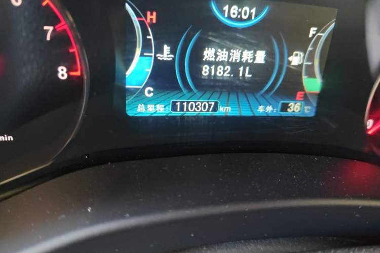 Used BYD Song 2016 GaiShi Edition 1.5TI Manual Elite Model Odometer Close Up