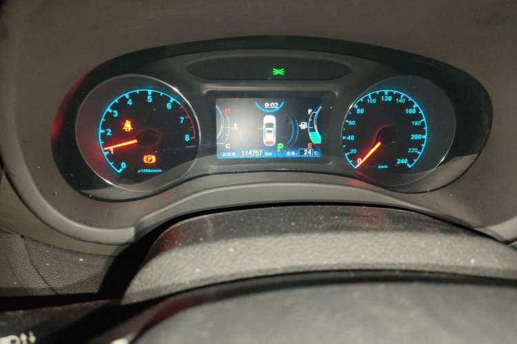 Used BYD Song 2016 GaiShi Edition 1.5TID Automatic Elite Model Odometer Close Up