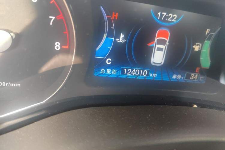 Used BYD Song 2016 GaiShi Edition 1.5TI Manual Elite Model Odometer Close Up