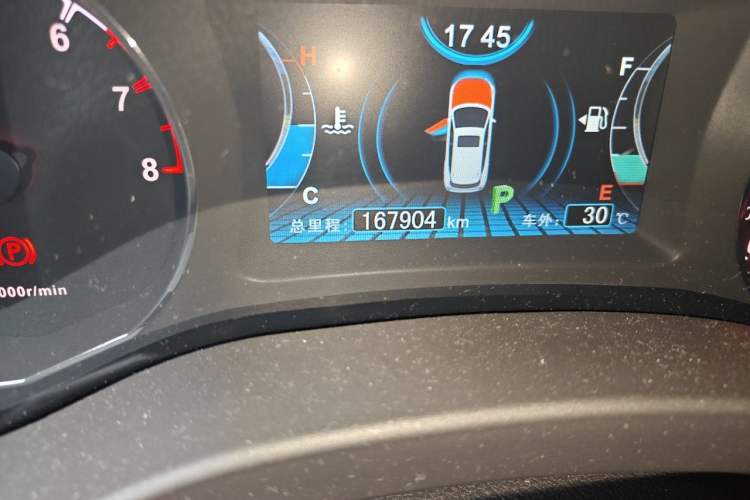 Used BYD Song 2016 GaiShi Edition 1.5TID Automatic Elite Model Odometer Close Up