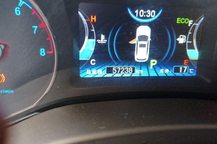 Used BYD Song 2016 GaiShi Edition 1.5TID Automatic Elite Model Odometer Close Up