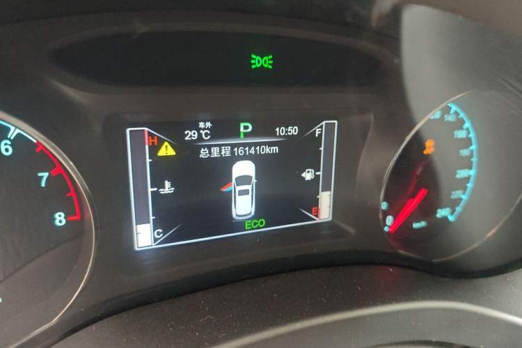 Used BYD Song 2016 GaiShi Edition 1.5TID Automatic Elite Model Odometer Close Up