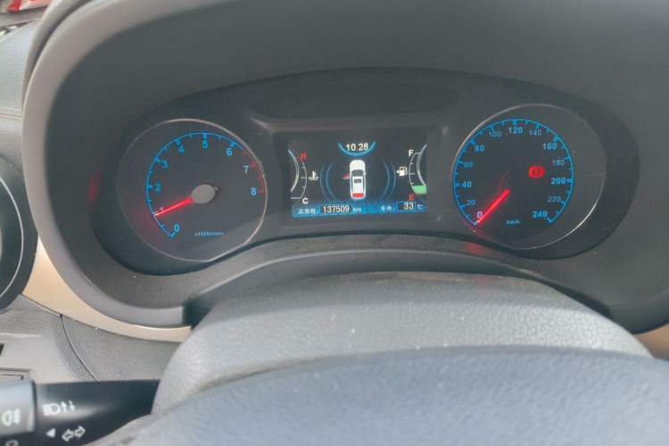 Used BYD Song 2016 GaiShi Edition 1.5TI Manual Elite Model Odometer Close Up