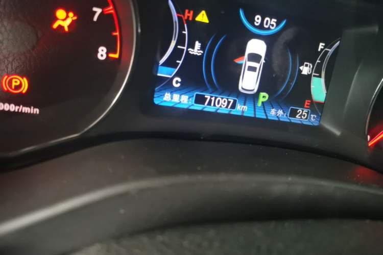 Used BYD Song 2016 GaiShi Edition 1.5TID Automatic Elite Model Odometer Close Up
