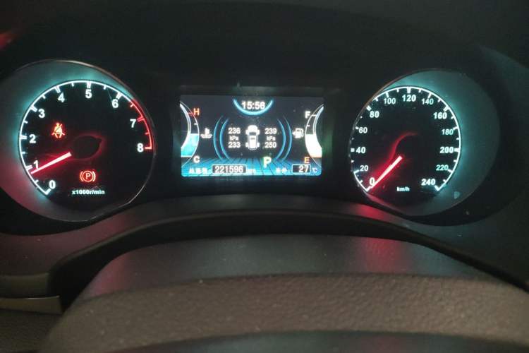 Used BYD Song 2016 GaiShi Edition 1.5TID Automatic Elite Model Odometer Close Up