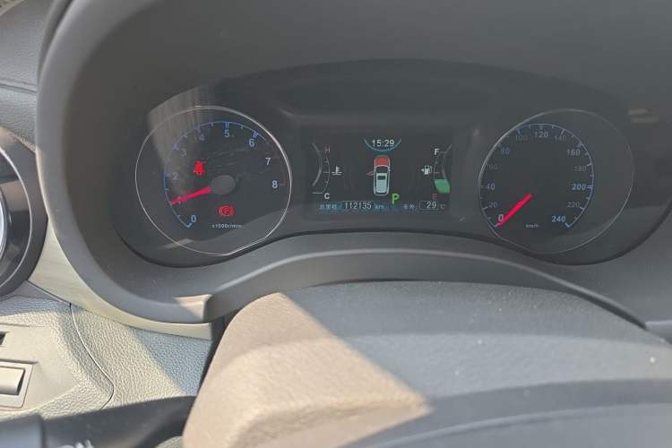Used BYD Song 2016 GaiShi Edition 1.5TID Automatic Elite Model Odometer Close Up