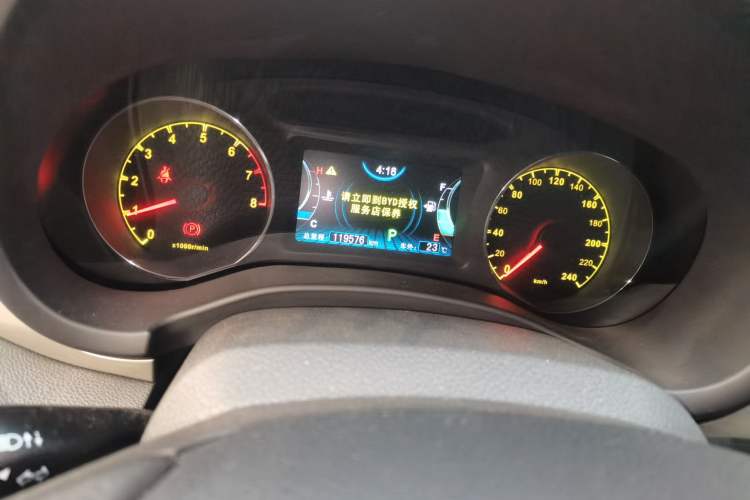 Used BYD Song 2016 Gaishi Edition 1.5TID Automatic Luxury Model Odometer Close Up