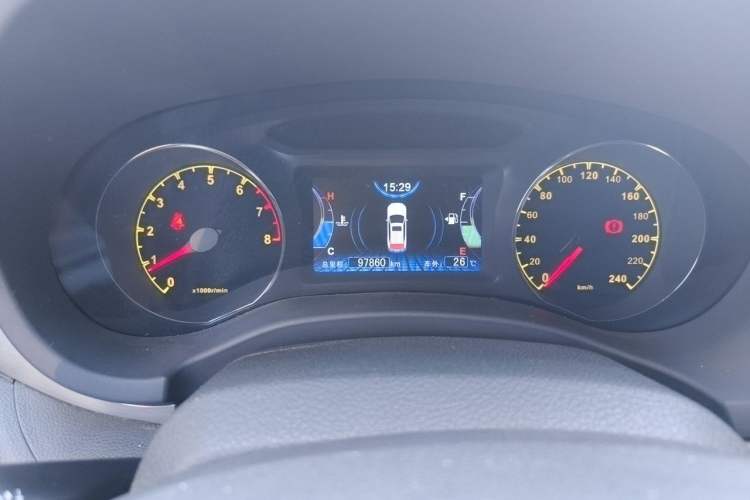 Used BYD Song 2016 GaiShi Edition 1.5TI Manual Elite Model Odometer Close Up