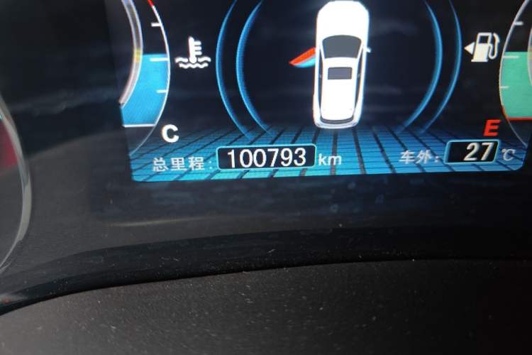 Used BYD Song 2016 GaiShi Edition 1.5TI Manual Elite Model Odometer Close Up