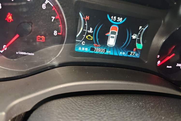 Used BYD Song 2016 GaiShi Edition 1.5TI Manual Elite Model Odometer Close Up