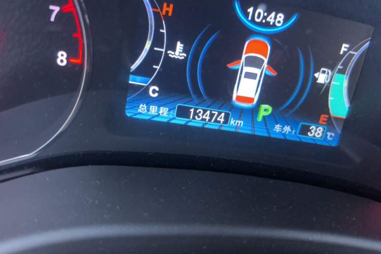Used BYD Song 2016 GaiShi Edition 1.5TID Automatic Elite Model Odometer Close Up