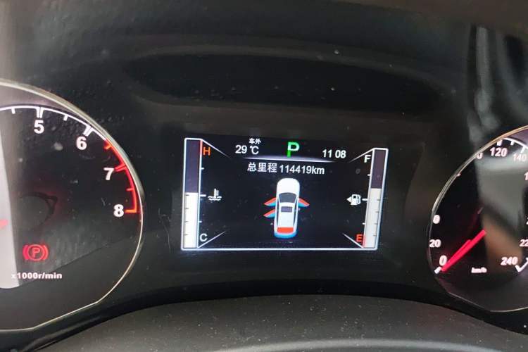 Used BYD Song 2016 GaiShi Edition 1.5TID Automatic Elite Model Odometer Close Up