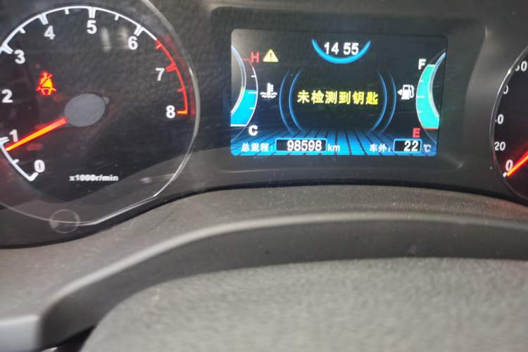 Used BYD Song 2016 GaiShi Edition 1.5TI Manual Elite Model Odometer Close Up