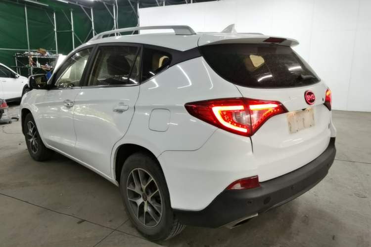 Used BYD Song 2016 GaiShi Edition 1.5TID Automatic Elite Model Rear Left 45 Deg