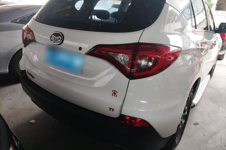 Used BYD Song 2016 Gaishi Edition 1.5TI Manual Leading Model Rear Right 45 Deg
