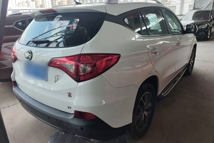 Used BYD Song 2016 GaiShi Edition 1.5TI Manual Elite Model Rear Right 45 Deg